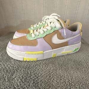 WMNS NIKE AIR FORCE 1 AF1 PIXEL "HAVE A GOOD GAME" VENICE